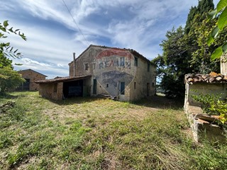 Rustico in Vendita a Cupramontana, 50'000€, 98 m²