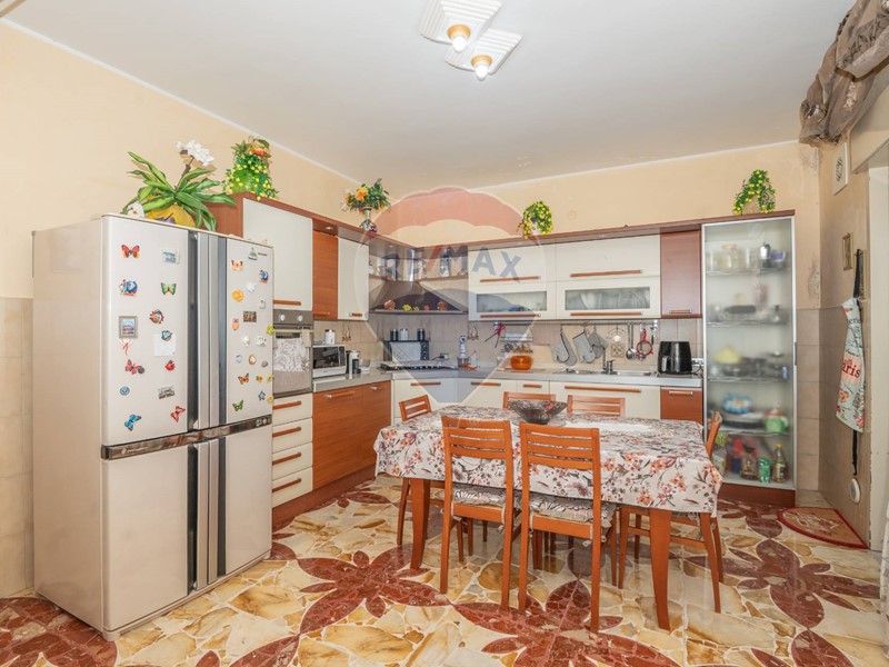 Appartamento in Vendita a Caltagirone, 135'000€, 101 m²