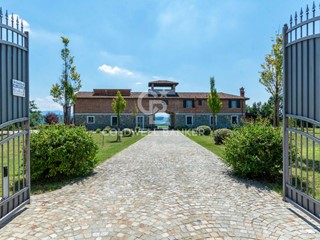 Villa in Vendita a Capriata d'Orba, 2'900'000€, 1000 m²