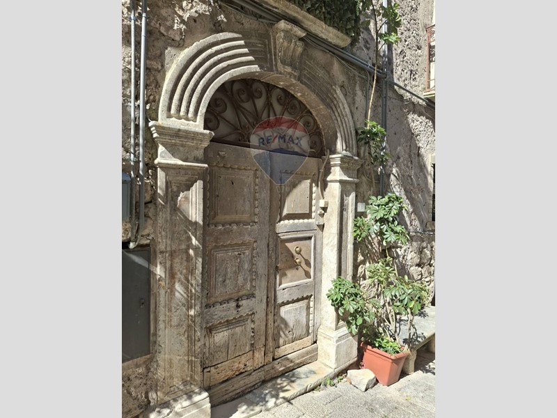 Trilocale in Vendita a Castelforte, 46'000&euro;, 99 m²