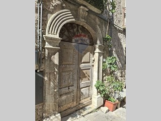 Trilocale in Vendita a Castelforte, 46'000€, 99 m²