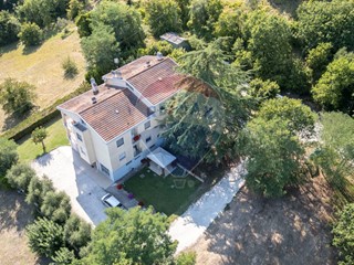 Appartamento in Vendita a Castelplanio, 128'000€, 98 m²