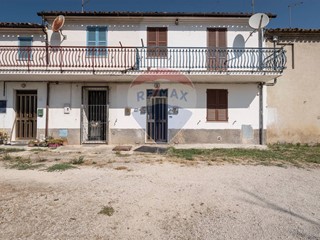 Quadrilocale in Vendita a Castelplanio, 49'000€, 77 m²