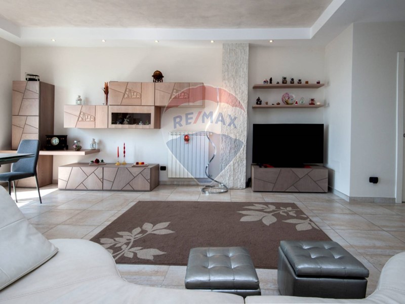 Appartamento in Vendita a Frosinone, 235'000€, 128 m²