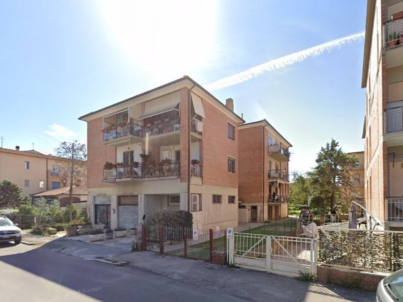 Immobile commerciale in Vendita a Grosseto, 72'900€, 73 m²