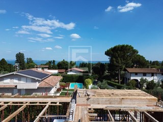 Villa in Vendita a Moniga del Garda, 990'000€, 350 m²