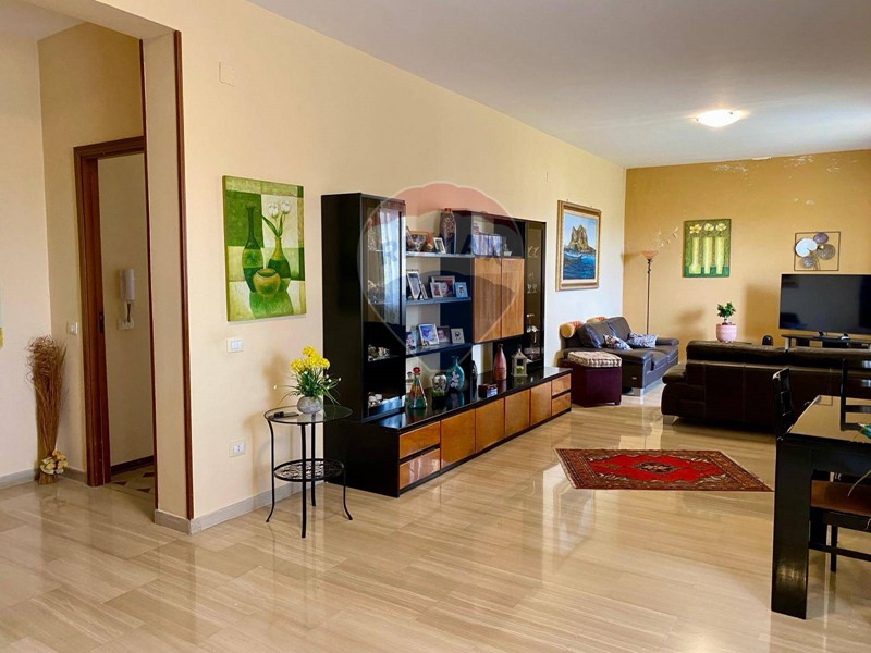 Appartamento in Vendita a Palermo, 598'000€, 711 m²