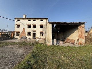 Casale in Vendita a Orgiano, 89'000&euro;, 675 m²