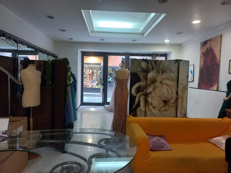 Immobile commerciale in Vendita a Iglesias, 90'000€, 140 m²