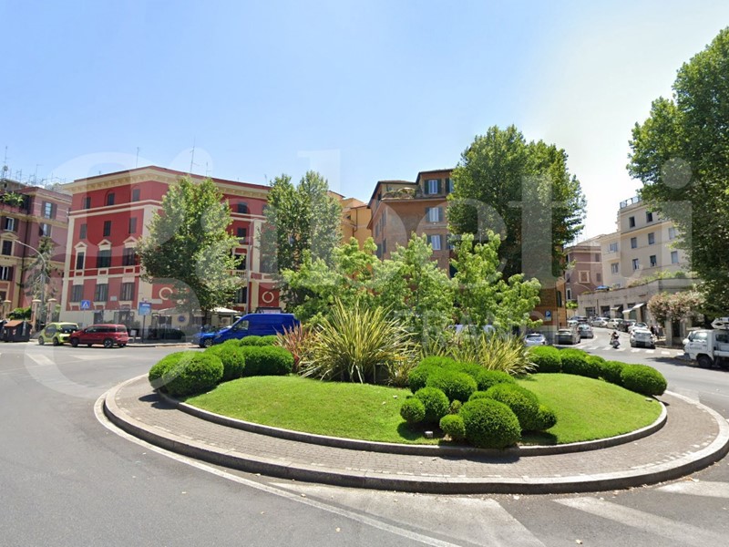 Negozio in Affitto a Roma, 1'500&euro;, 24 m²