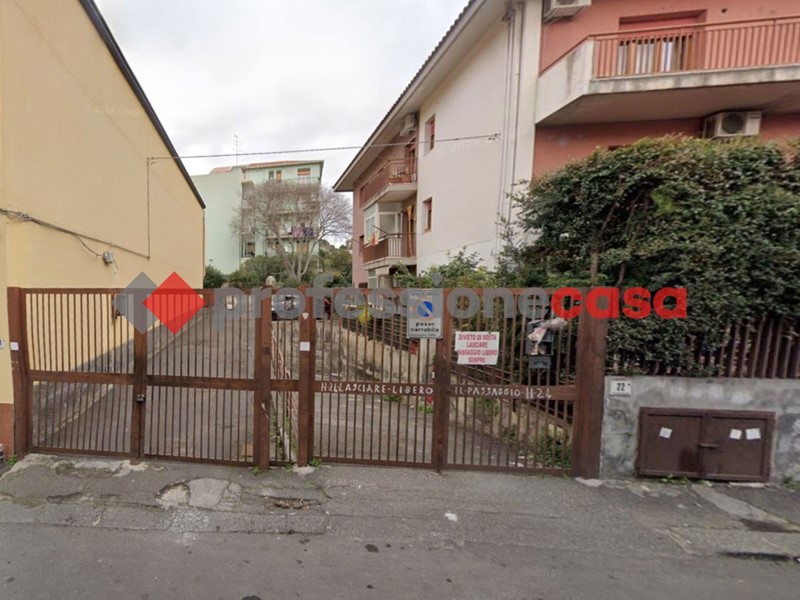 Magazzino in Vendita a Catania, 45'000€, 150 m²