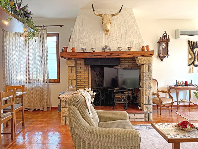 Villa in Vendita a Sanluri, 300'000€, 280 m²