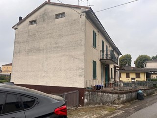 Casa Semi Indipendente in Vendita a Medesano, 140'000&euro;, 150 m²