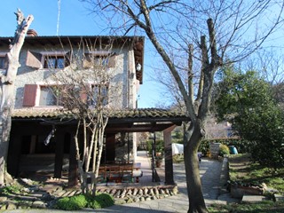 Casa Semi Indipendente in Vendita a Valsamoggia, zona Fagnano, 379'000€, 210 m²