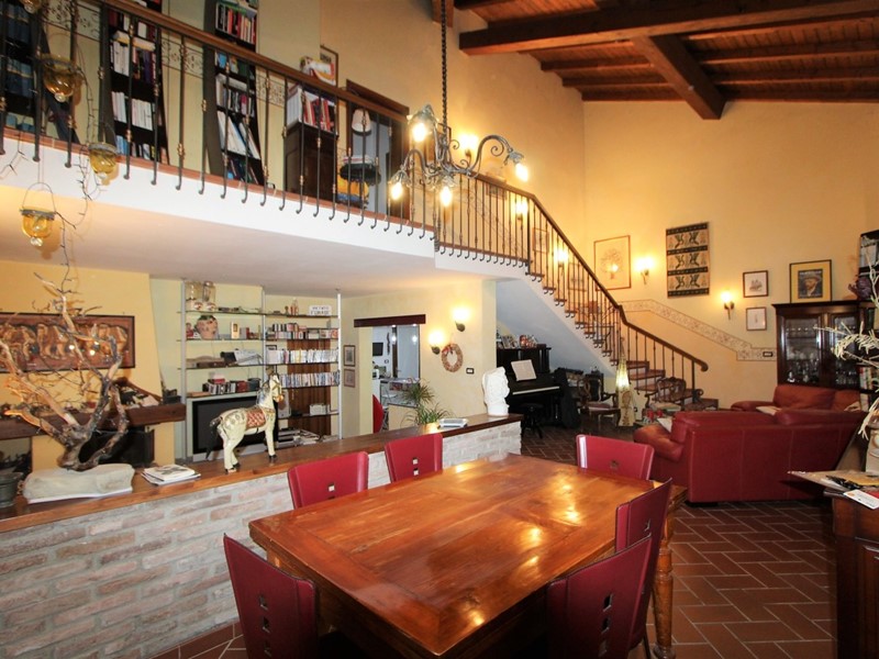 Casa Semi Indipendente in Vendita a Valsamoggia, zona Stiore, 439'000€, 275 m², con Box