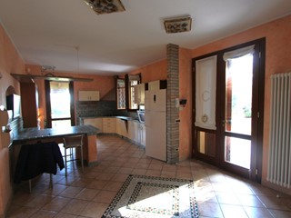 Casa Indipendente in Vendita a Valsamoggia, zona Monteveglio, 468'000€, 320 m², con Box
