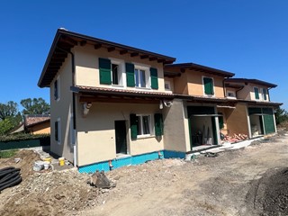 Villetta a schiera in Vendita a Valsamoggia, zona Bersagliera, 389'000€, 155 m²