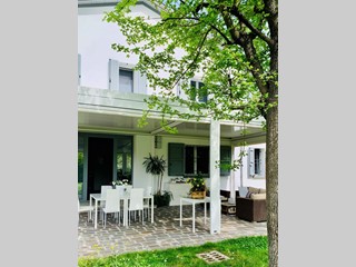 Villa in Vendita a Valsamoggia, 825'000€, 380 m², con Box