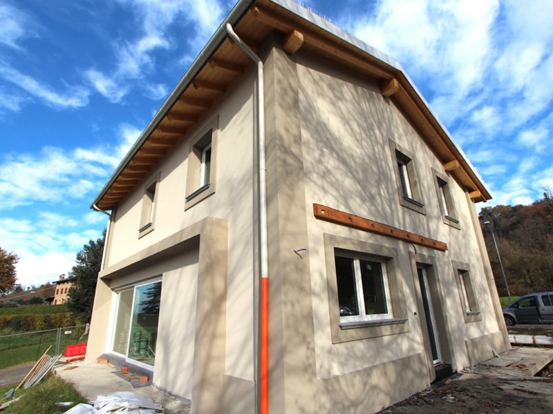 Villa in Vendita a Valsamoggia, zona Stiore, 640'000€, 300 m², con Box