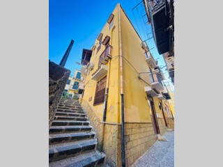 Casa Semi Indipendente in Vendita a Agrigento, 119'000€, 160 m²