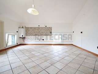 Quadrilocale in Affitto a Nogarole Vicentino, 500€, 135 m², con Box