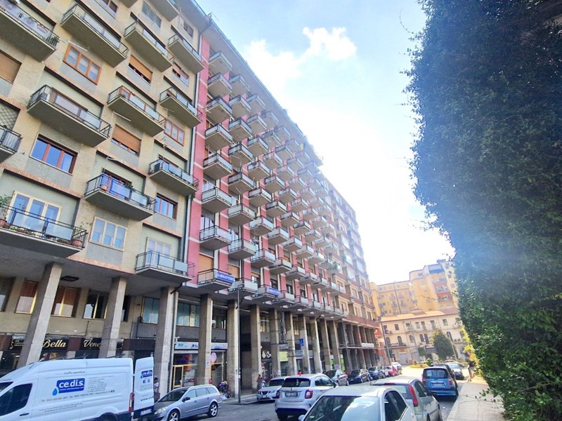 Quadrilocale in Vendita a Avellino, 120'000&euro;, 140 m²