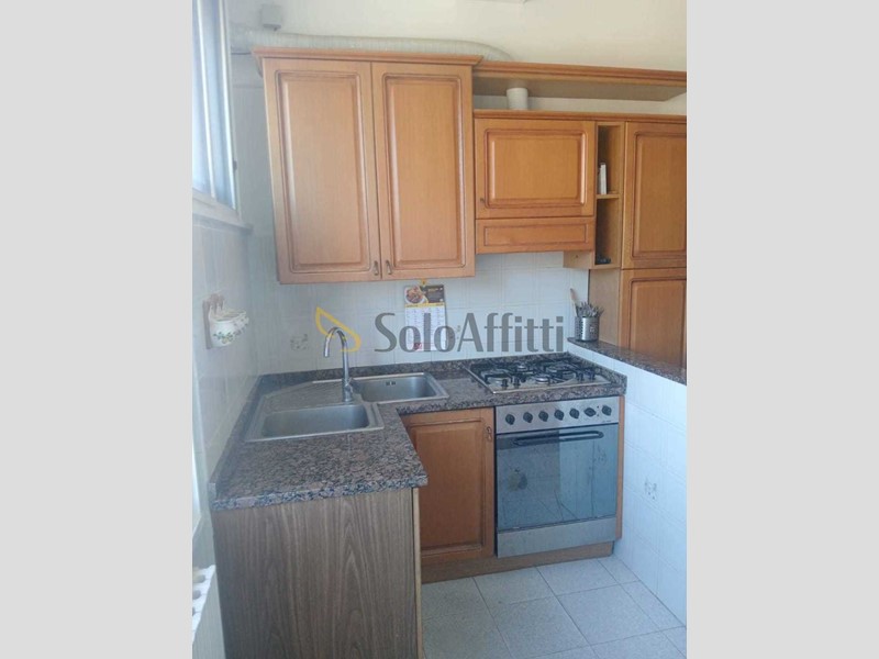 Appartamento in Affitto a Ancona, zona Collemarino, 500€, 63 m²