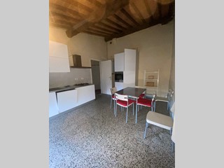 Quadrilocale in Affitto a Lucca, zona Centro Storico, 1'500&euro;, 135 m²