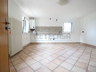 Quadrilocale in Affitto a Nogarole Vicentino, 600€, 135 m², con Box