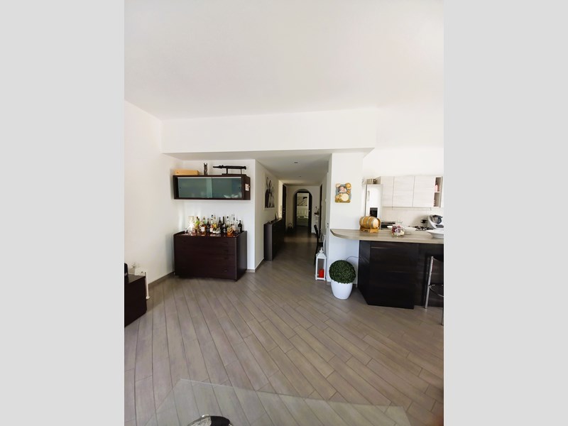 Trilocale in Vendita a Agrate Brianza, zona Agrate Brianza, 285'000€, 122 m²