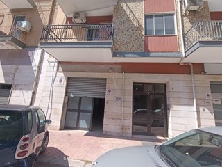 Magazzino in Vendita a Taranto, 105'000€, 165 m²