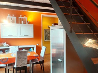 Trilocale in Vendita a Carrara, zona Marina di Carrara, 190'000€, 81 m², arredato