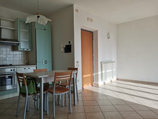 Trilocale in Vendita a Casole d'Elsa, 145'000€, 75 m², con Box