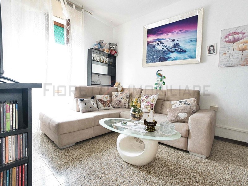 Trilocale in Vendita a Campiglia Marittima, zona Venturina, 100'000&euro;, 75 m², arredato