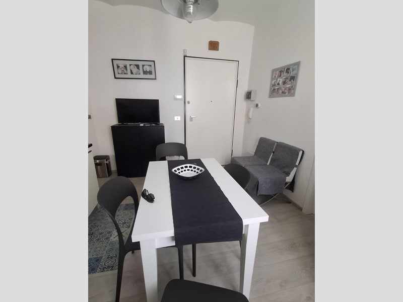 Trilocale in Vendita a Carrara, zona Marina di Carrara, 270'000€, 56 m², arredato, con Box