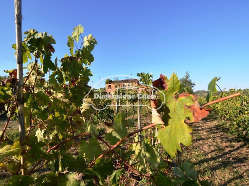 Casa di corte in Vendita a Montecarlo, 250'000€, 200 m²