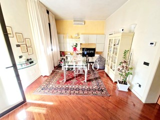 Appartamento in Vendita a Campi Bisenzio, zona San Lorenzo, 399'000€, 170 m², arredato