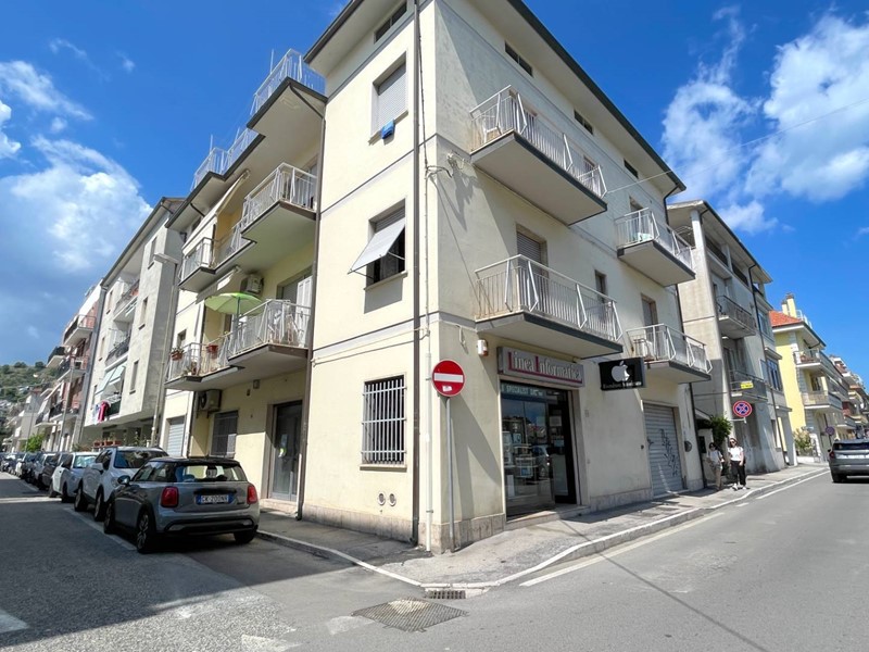 Immobile commerciale in Vendita a San Benedetto del Tronto, 74'000€, 36 m²