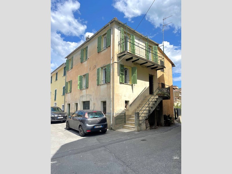 Rustico in Vendita a Borghetto d'Arroscia, 60'000€, 128 m²