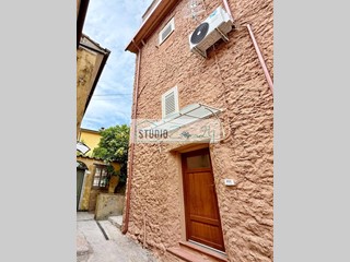 Casa Semi Indipendente in Vendita a Massarosa, 98'000€, 50 m²