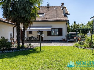 Casa Semi Indipendente in Vendita a Biassono, 486'000€, 180 m²