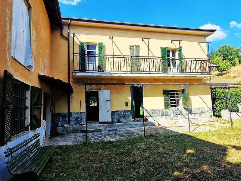 Casa Indipendente in Vendita a Cartosio, 80'000€, 380 m²