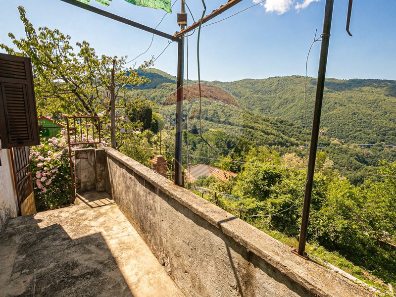 Rustico in Vendita a Bargagli, 40'000€, 100 m²