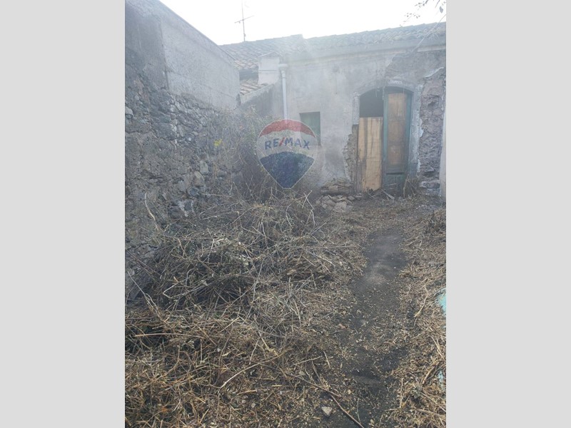 Rustico in Vendita a Riposto, 14'000€, 84 m²