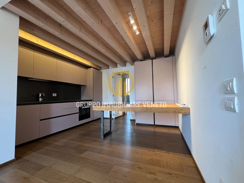 Trilocale in Affitto a Treviso, 1'550€, 94 m²