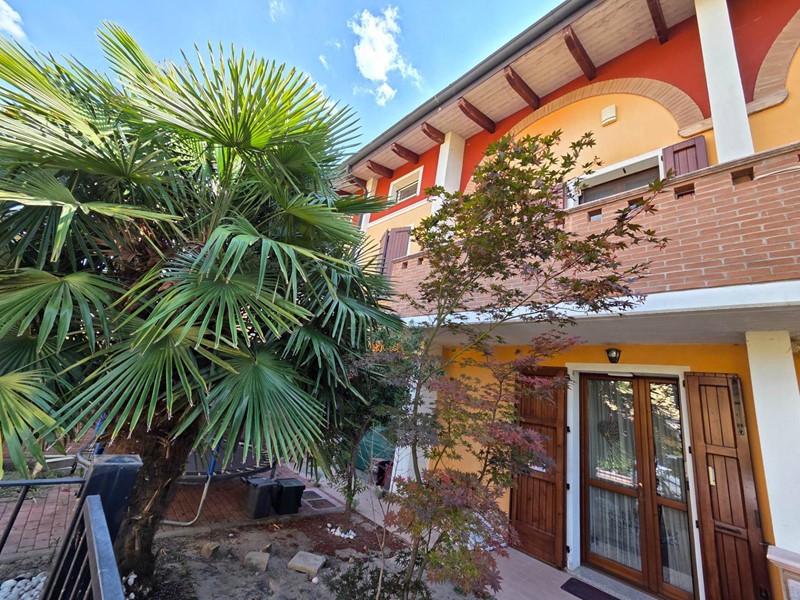 Villetta a schiera in Vendita a Medolla, 230'000€, 163 m²