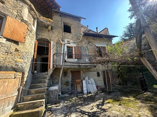Rustico in Vendita a Erli, 70'000€, 180 m²