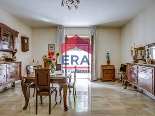Trilocale in Vendita a Roma, 389'000&euro;, 130 m²