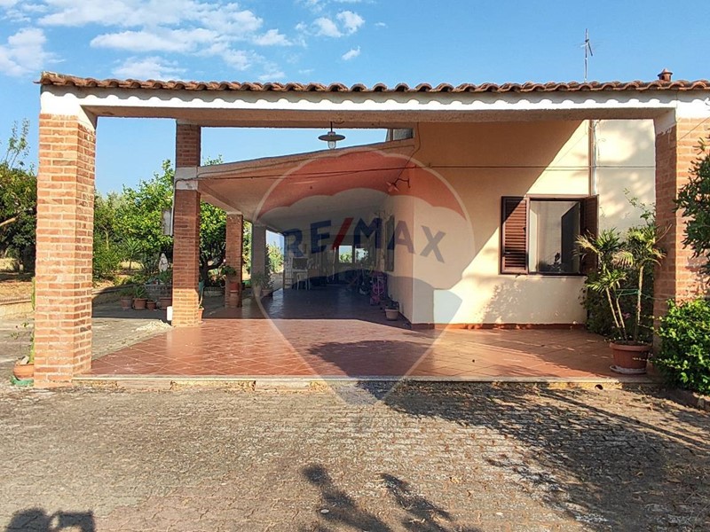 Villa in Vendita a Caltagirone, 95'000€, 156 m²