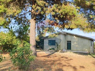 Villa in Vendita a Caltagirone, 95'000€, 96 m²